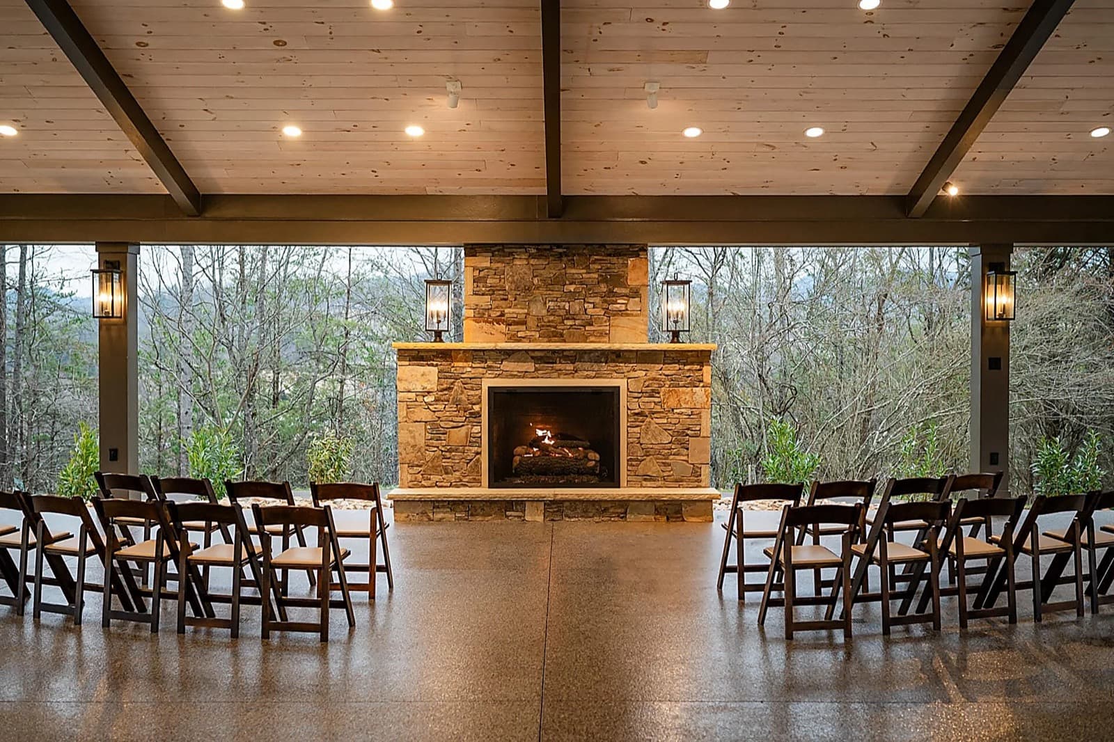 Willow Ridge elopement venue in Gatlinburg, TN — all-inclusive elopement package by Elopements Inc.