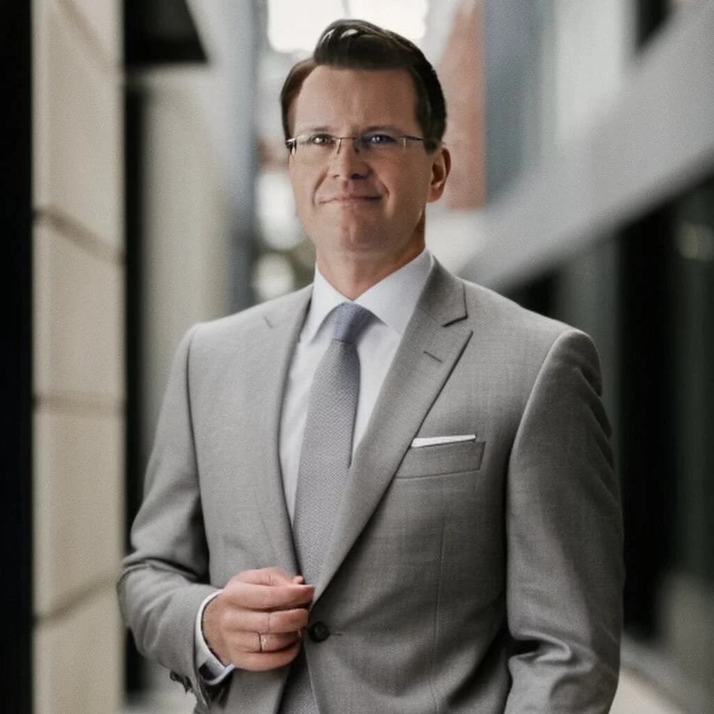 Rev. Brandon Rich, Chief Executive Officer at Elopements Inc.