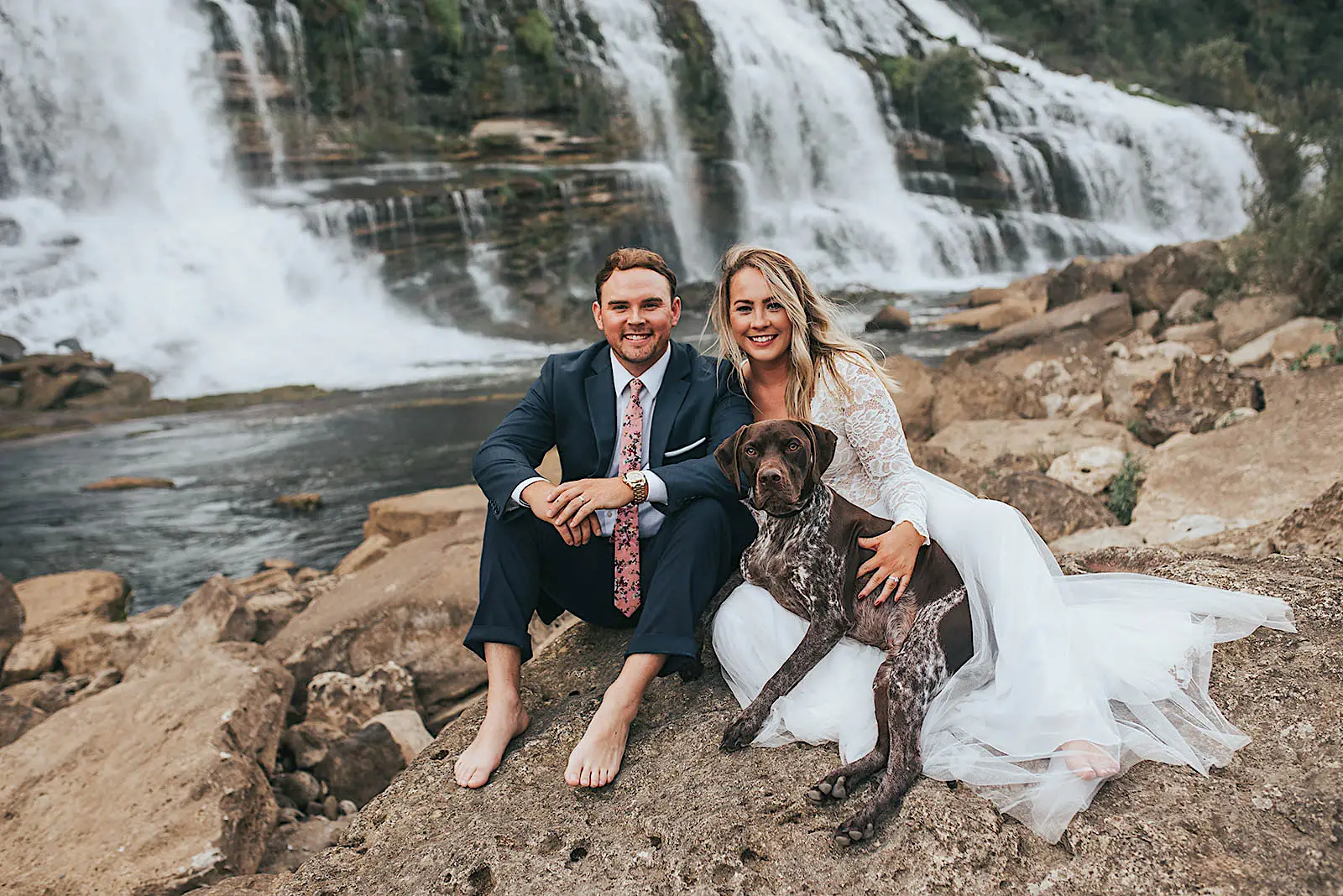Read more about the article Dreamy Waterfall Elopements: Exchanging Vows in Nature’s Serene Oasis