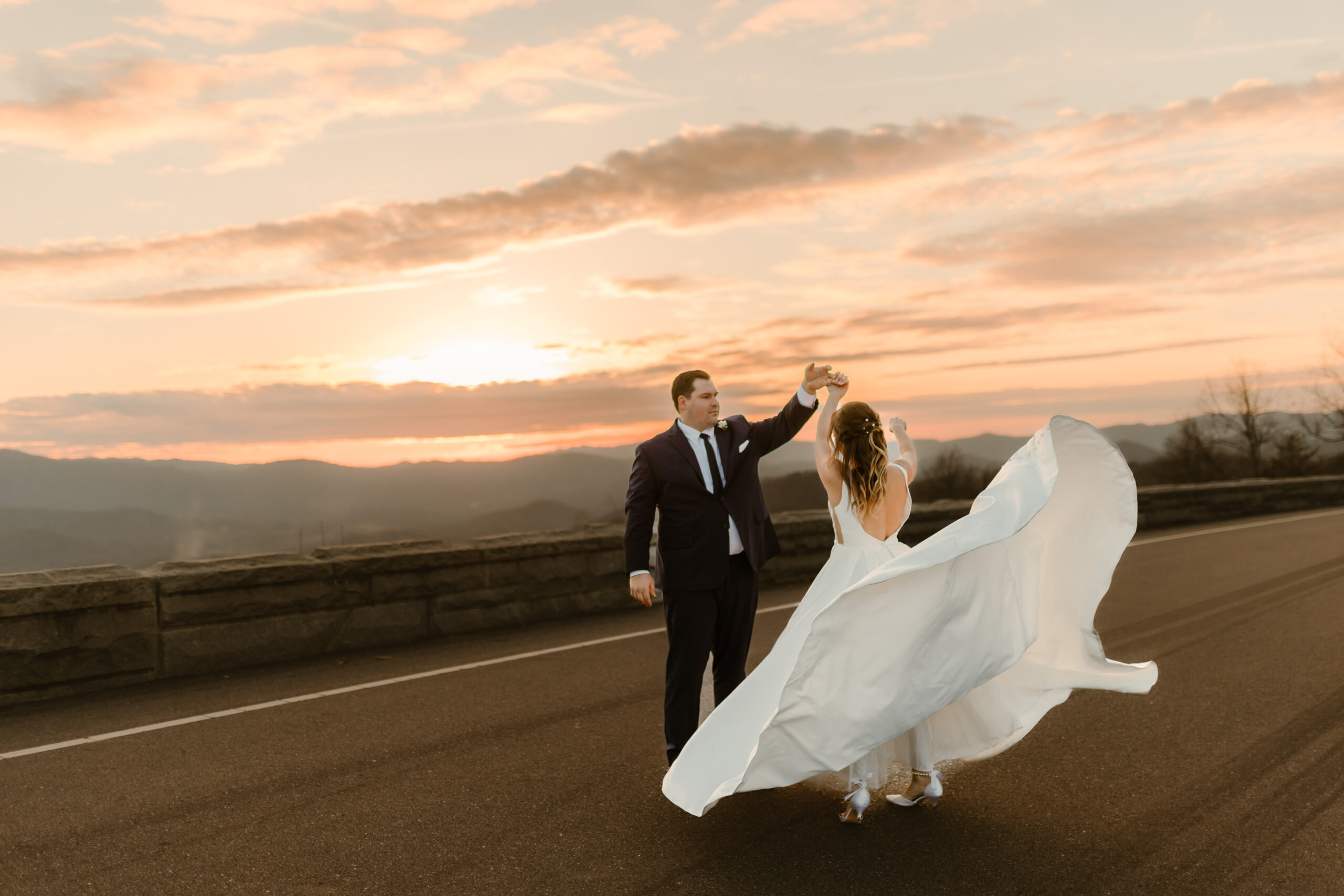Read more about the article Is Foothills Parkway The Best Choice For Gatlinburg Elopements?